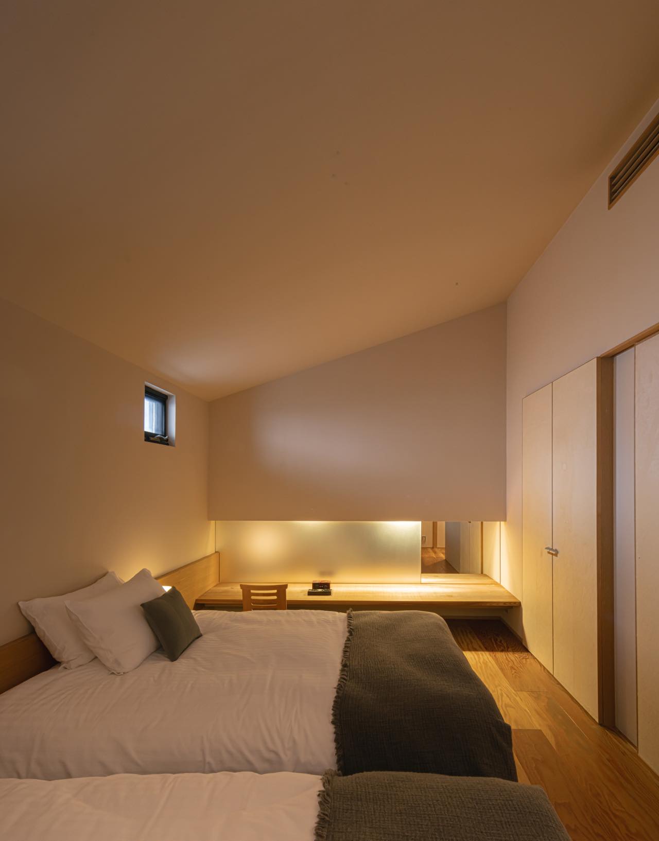 Room 09 2